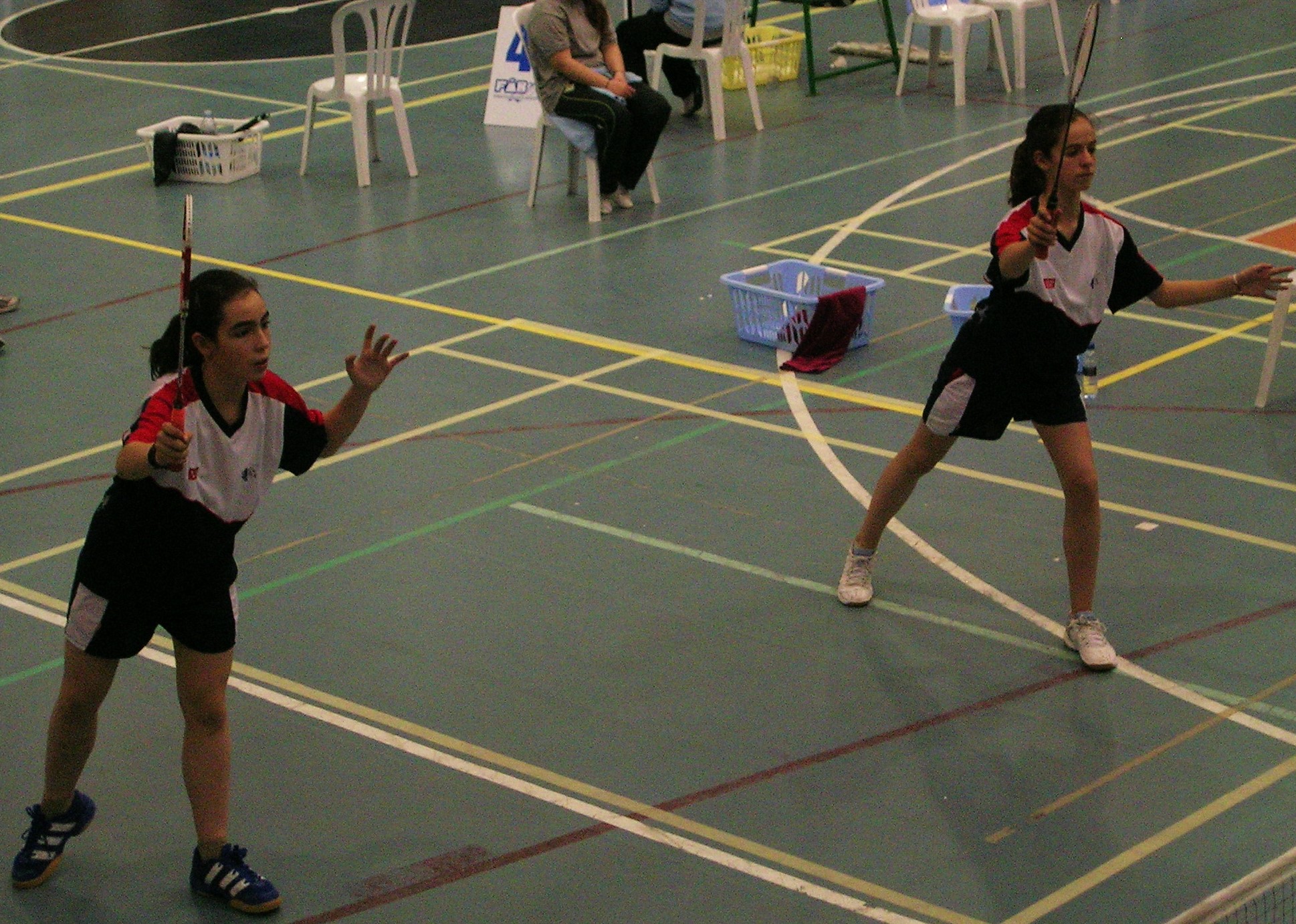 Mini-Ines playing badminton back in 2009