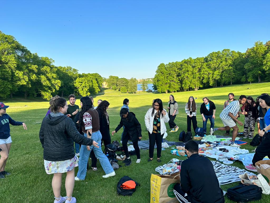 Lunch at the park. Photo Credit: Tade Idowu