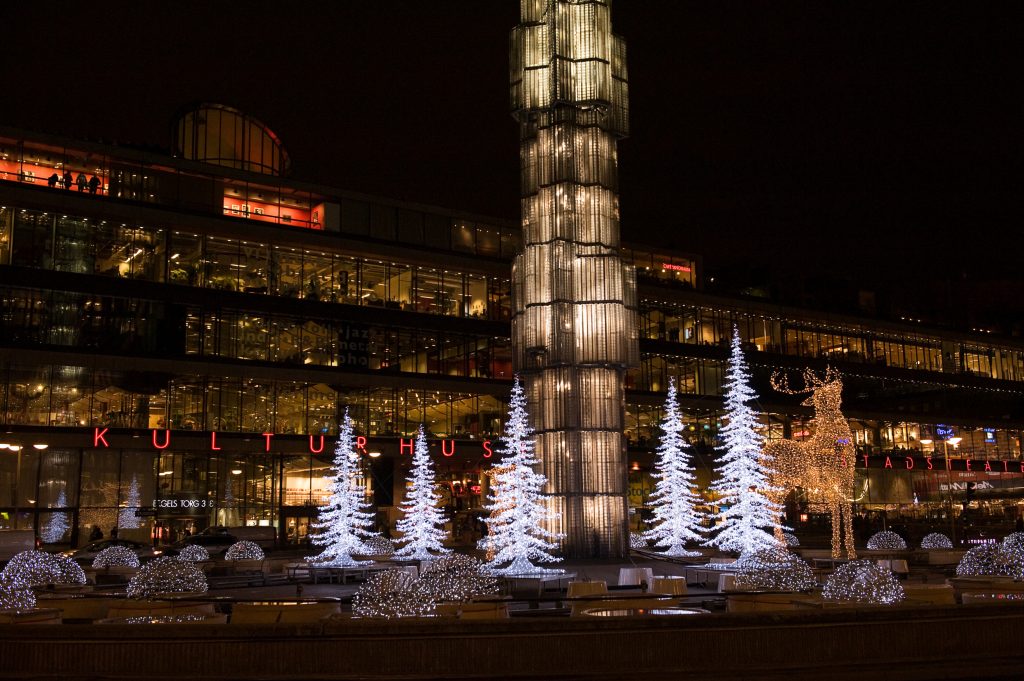 Stockholm shines bright this Christmas. The iconic glass sculpture by Edvin Öhrström adds a magical touch to the festive season vibes! 