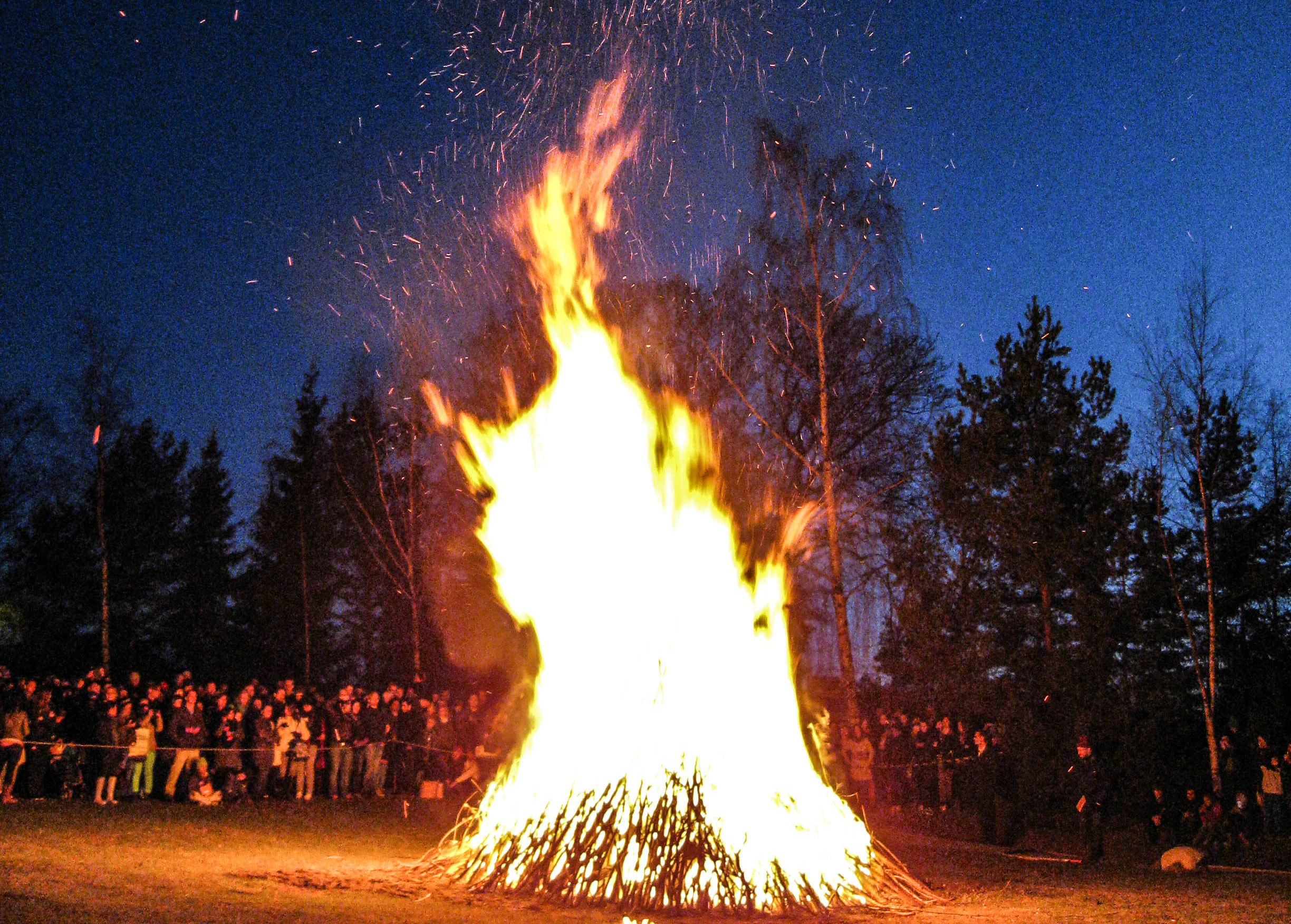 bonefire_at_skansen_on_walpurgis_night-e1571605855328.jpg