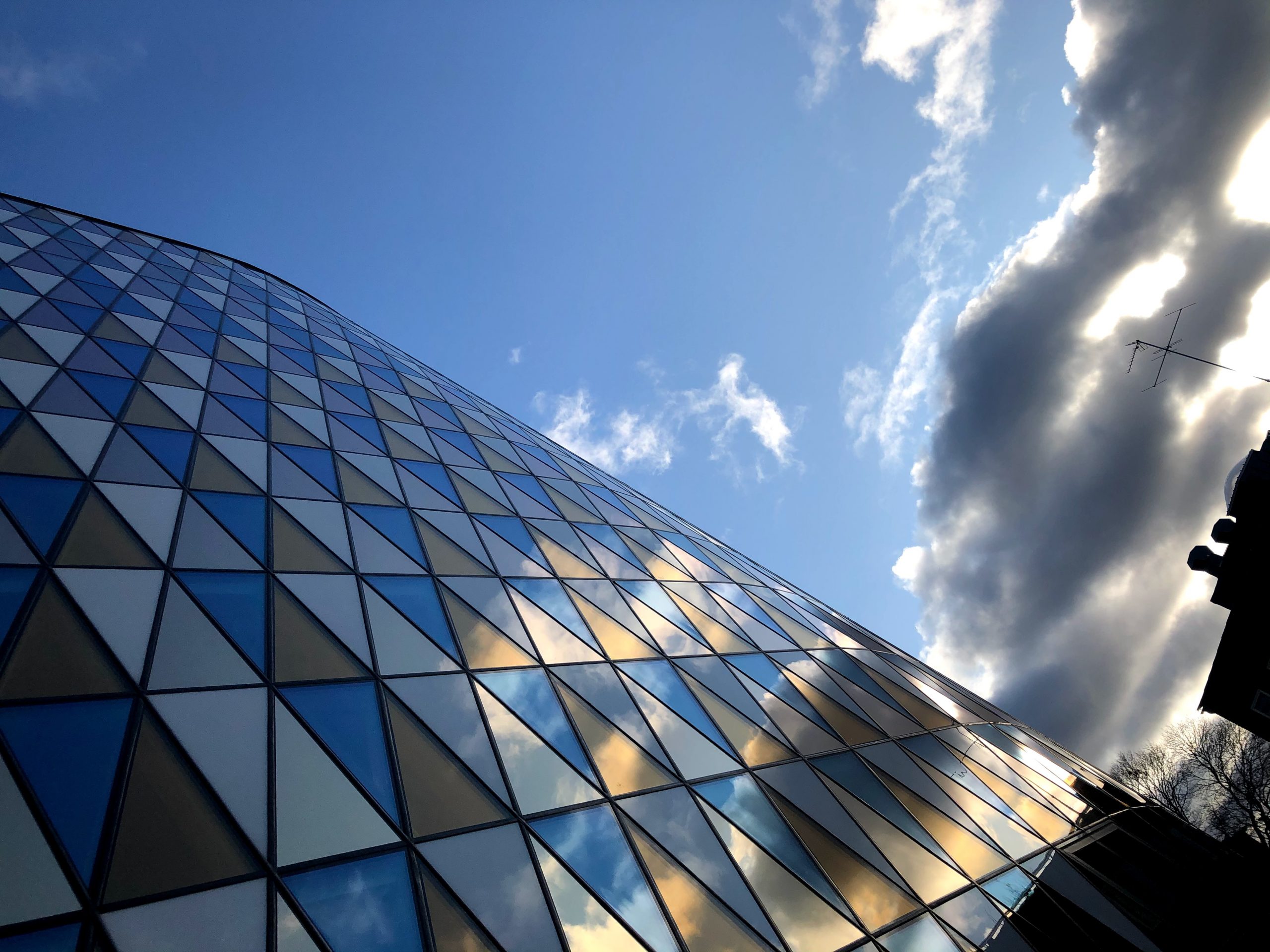 Aula Medica, with a blue sky and clouds as backdrop /Inika Prasad