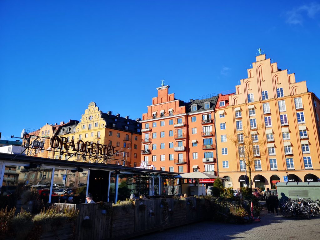 Apartments & restaurant along Norr Mälarstrand