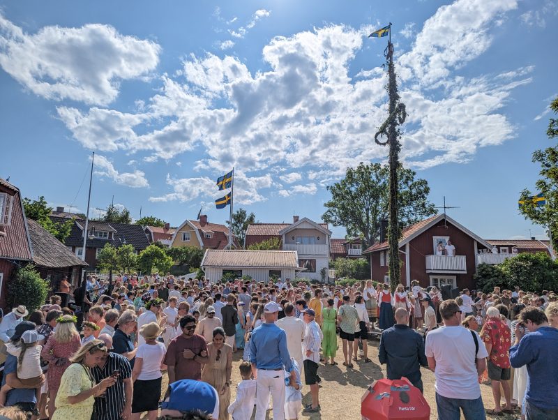 Midsummer Pole. Photo Credit Tade Idowu