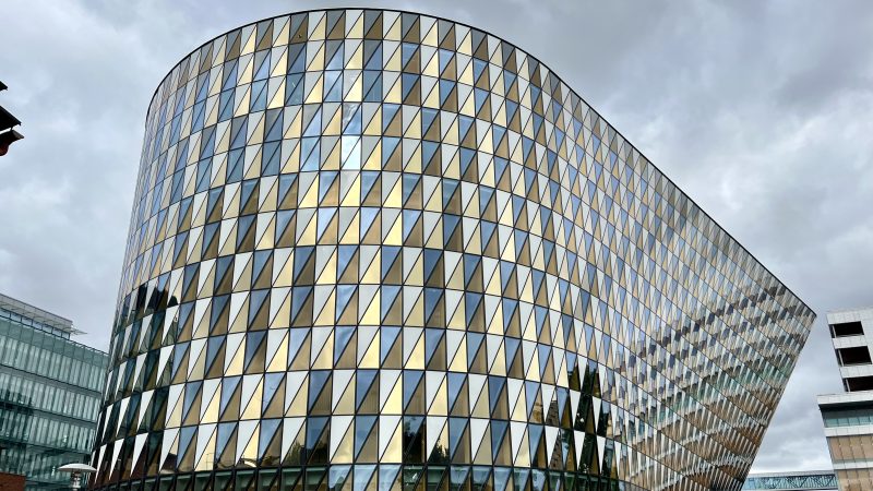 Photo of the iconic Aula Medica building at Karolinska Institutet.