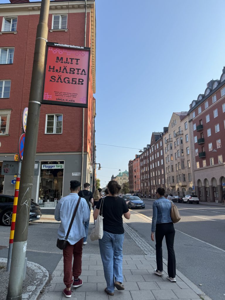 City stroll after lecture Photo credit: Wendy Boakai)