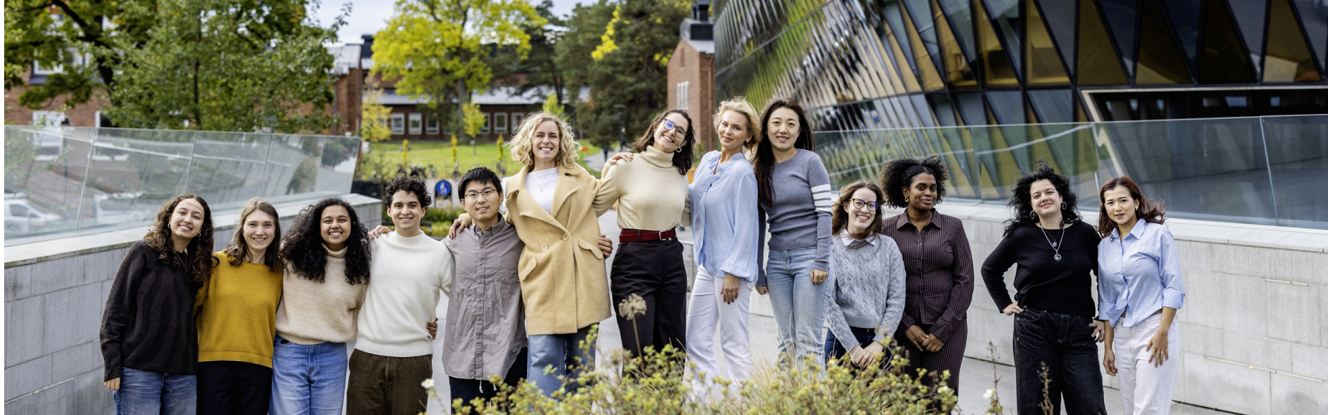 Students in front of Aula Medica.