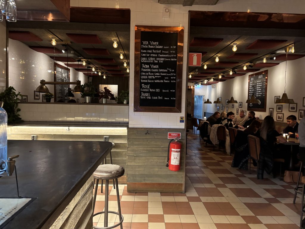 Ölstugan at night. Photo credit: Luis Gerardo Barcena