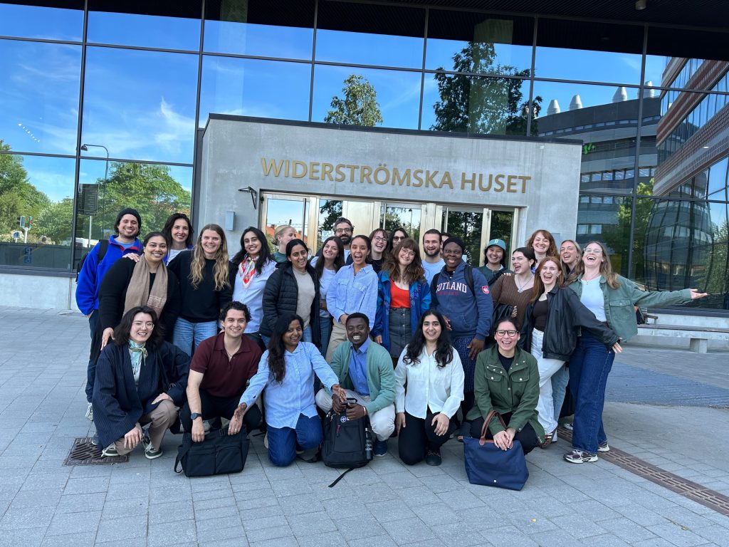 Global health class outside Widerström. Photo credits: Luis Barcena